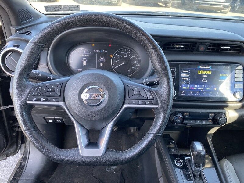 2021 Nissan Kicks SR