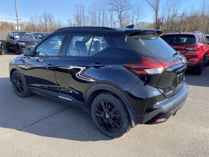 2021 Nissan Kicks SR