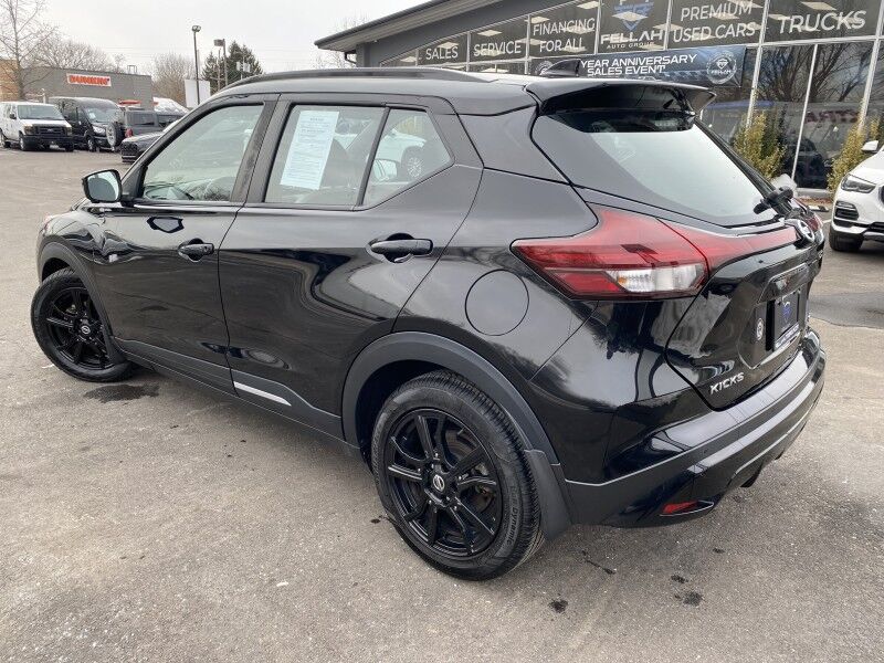 2021 Nissan Kicks SR