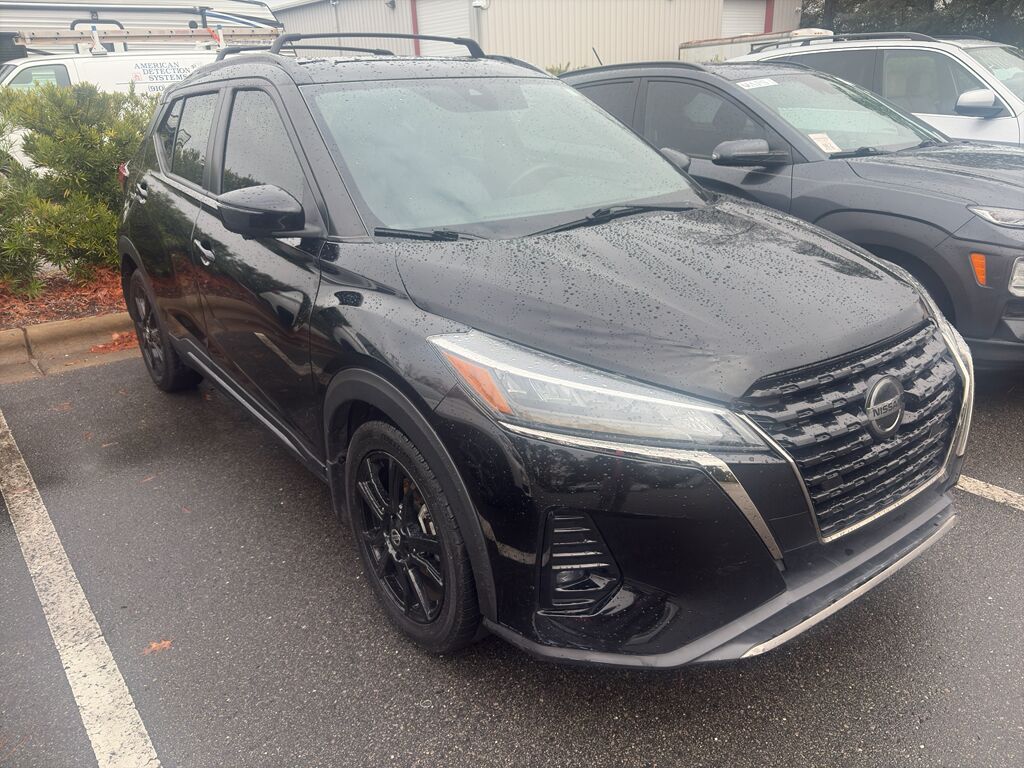 2021 Nissan Kicks SR