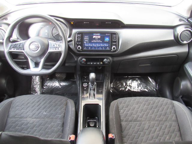 2021 Nissan Kicks SV photo 2