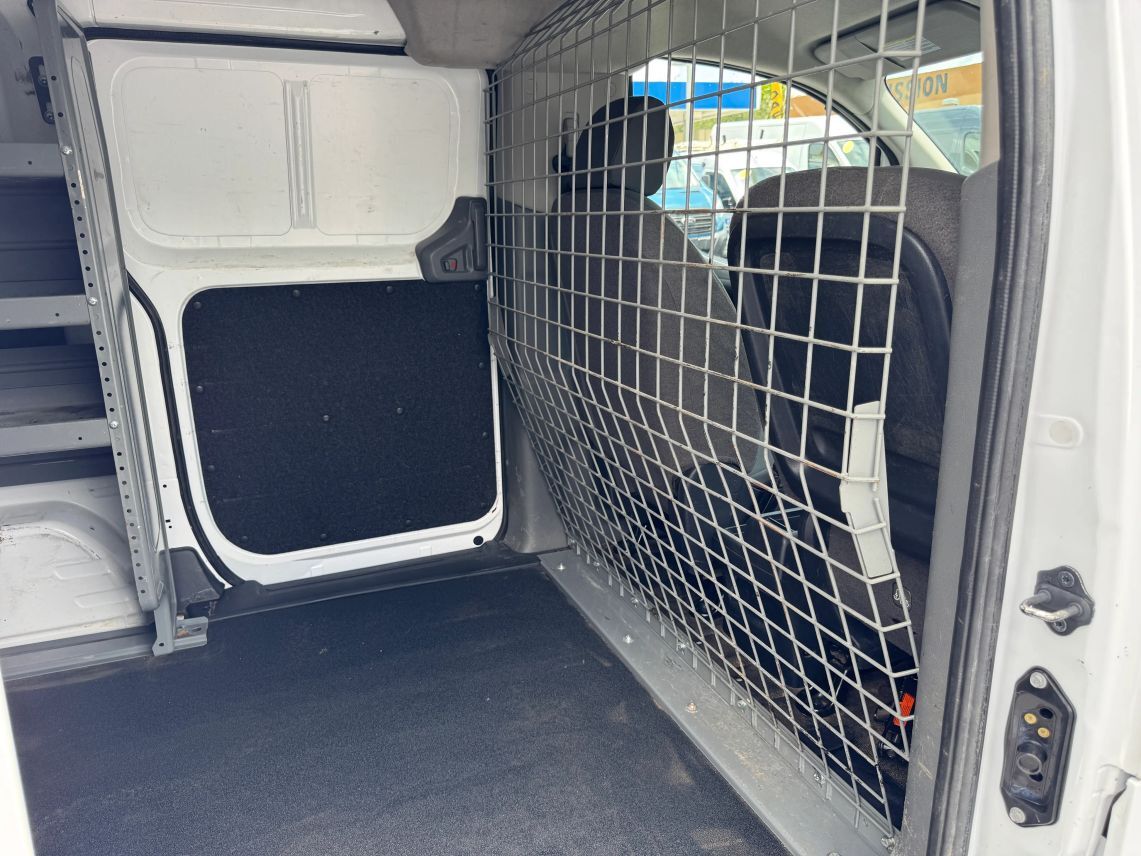 2021 Nissan NV200 S Van 4D
