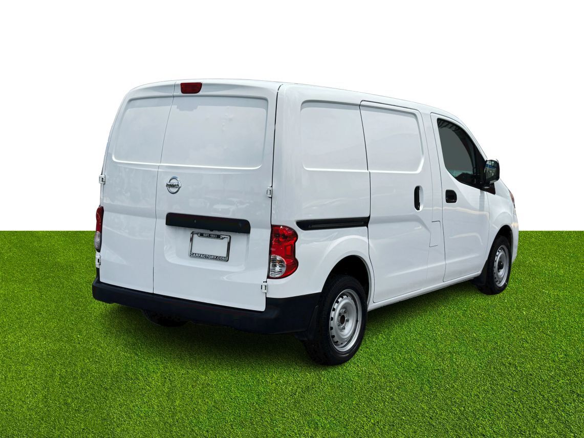 2021 Nissan NV200 S Van 4D