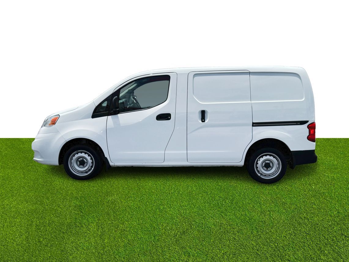 2021 Nissan NV200 S Van 4D