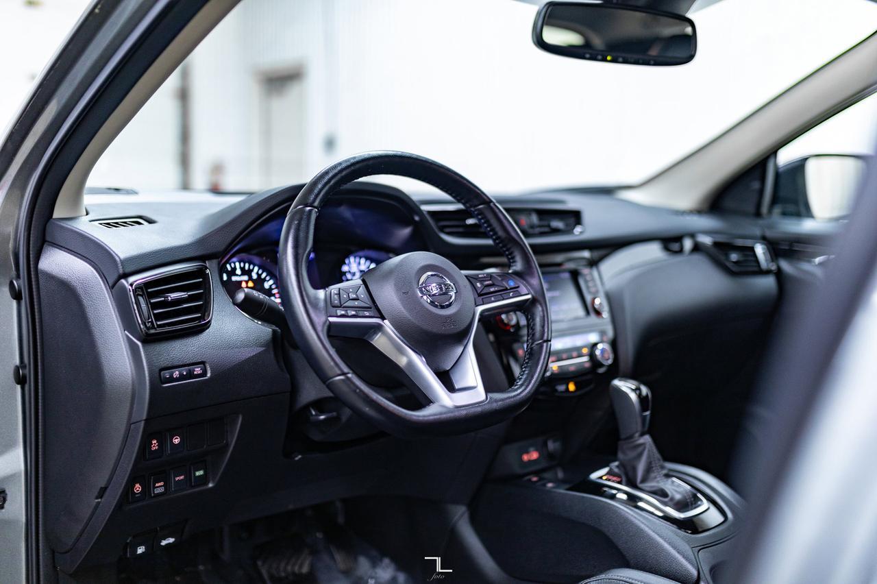 2021 Nissan Qashqai AWD SL Platinum Red Deer AB