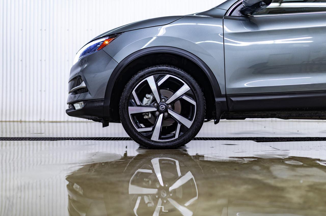 2021 Nissan Qashqai AWD SL Platinum Red Deer AB