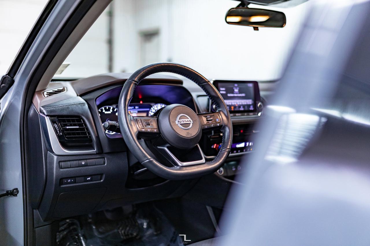 2021 Nissan Rogue AWD SV Leather Roof BCam Red Deer AB