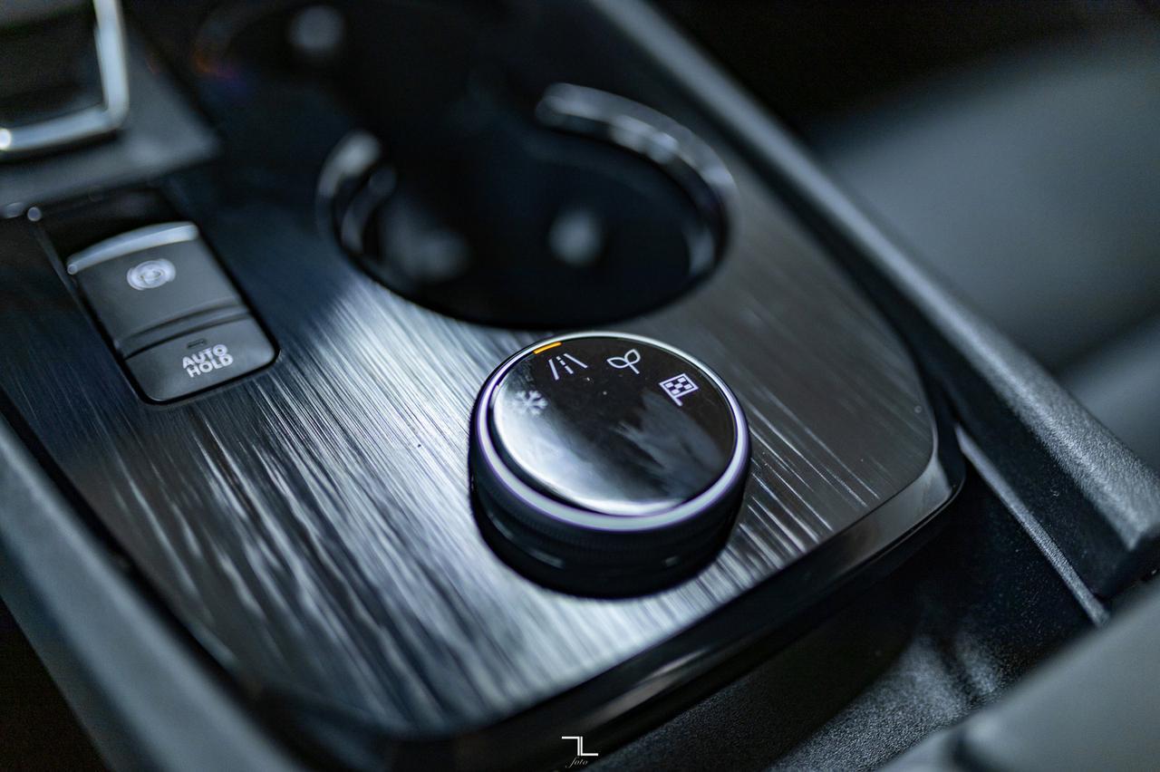 2021 Nissan Rogue AWD SV Leather Roof BCam Red Deer AB