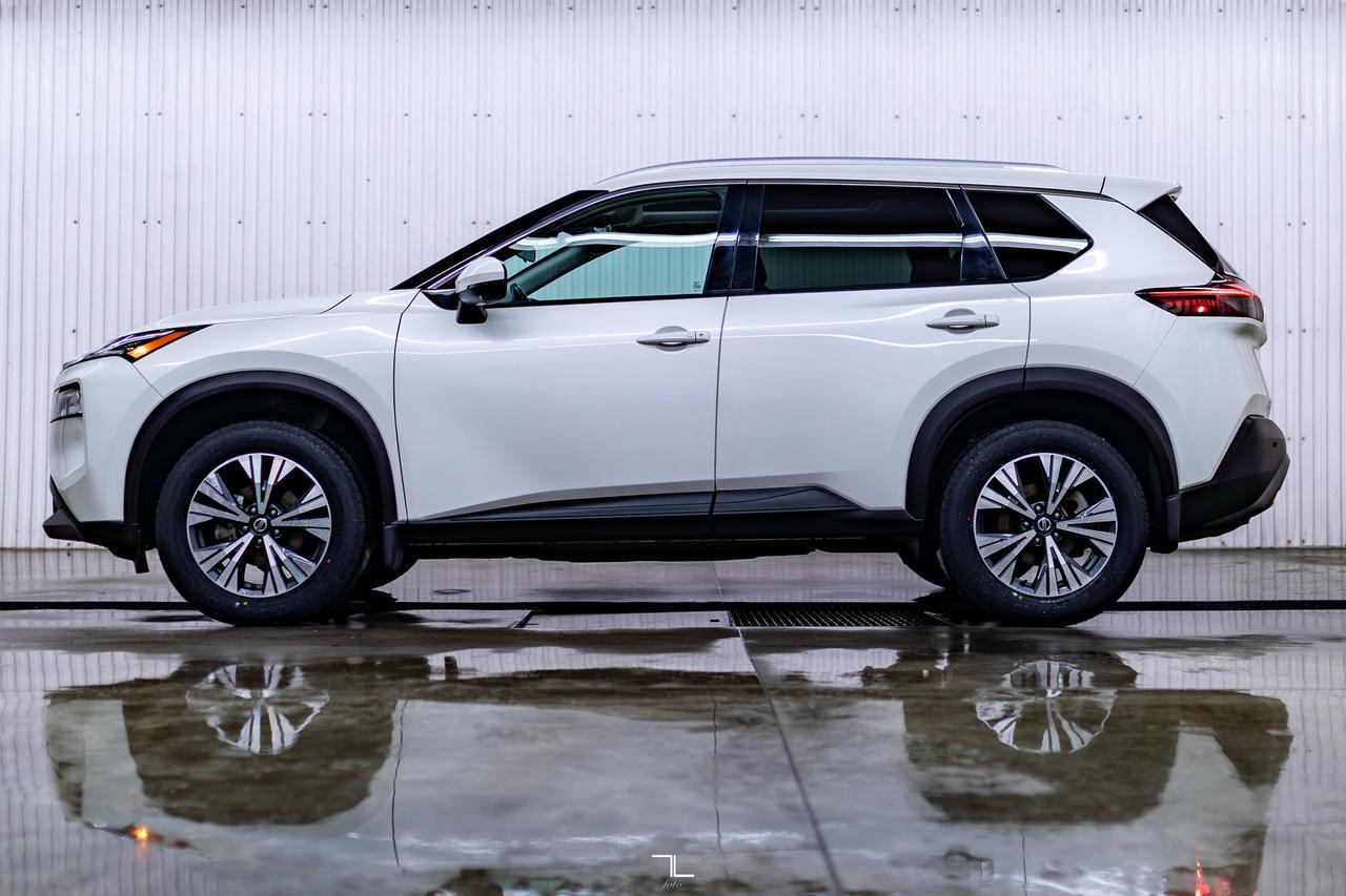 2021 Nissan Rogue AWD SV Leather Roof BCam Red Deer AB