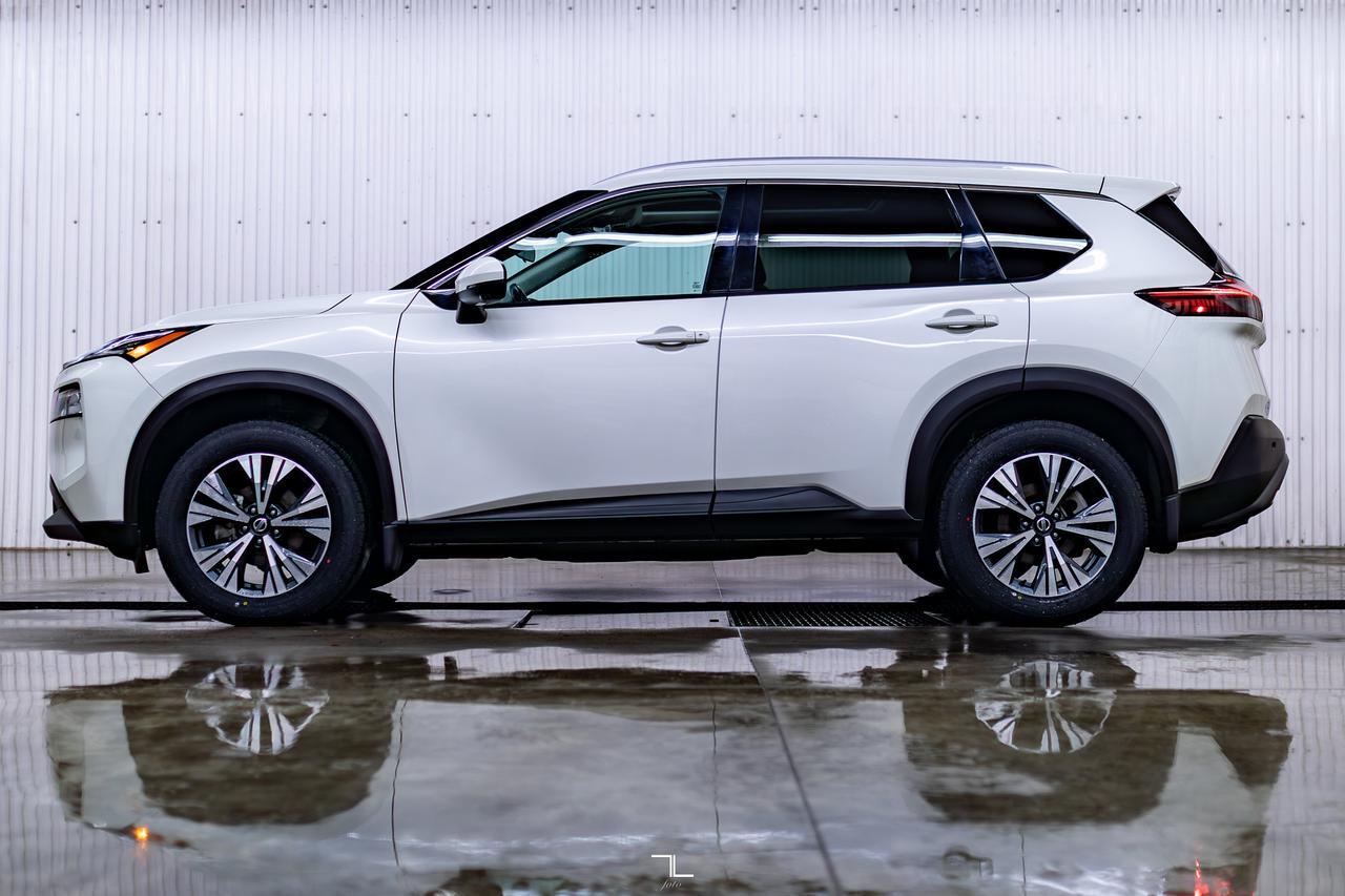 2021 Nissan Rogue AWD SV Leather Roof BCam Red Deer AB