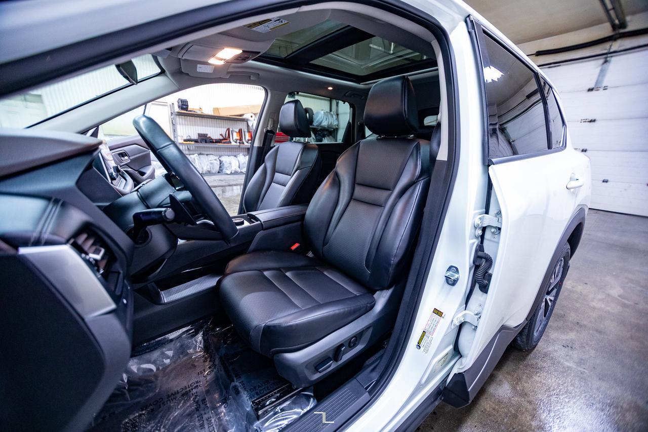 2021 Nissan Rogue AWD SV Leather Roof BCam Red Deer AB