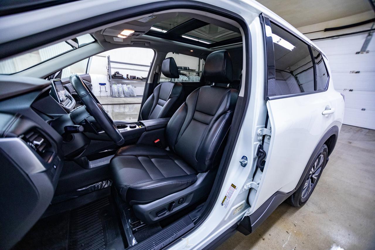 2021 Nissan Rogue AWD SV Premium Leather Roof BCam Red Deer AB