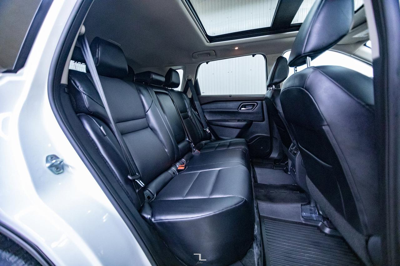 2021 Nissan Rogue AWD SV Premium Leather Roof BCam Red Deer AB