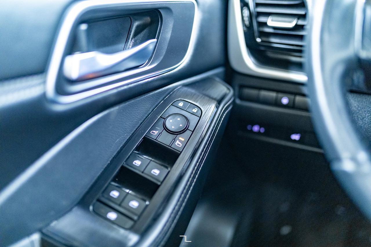 2021 Nissan Rogue AWD SV Premium Leather Roof BCam Red Deer AB