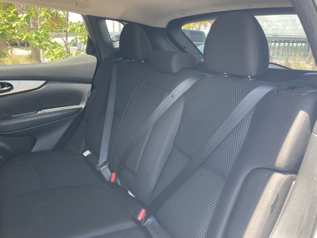 2021 Nissan Rogue SPORT S~APPLE CAR PLAY~7 TOUCH SCREEN~FORWARD COLLISION WARNING~POWER WINDOWS/MIRRORS~ONLINE FINANCE AND SHIPPING AVAILABLE!!! Sarasota FL