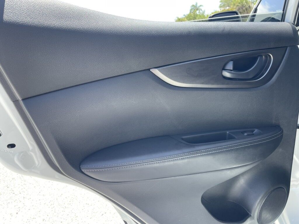 2021 Nissan Rogue SPORT S~APPLE CAR PLAY~7 TOUCH SCREEN~FORWARD COLLISION WARNING~POWER WINDOWS/MIRRORS~ONLINE FINANCE AND SHIPPING AVAILABLE!!! Sarasota FL