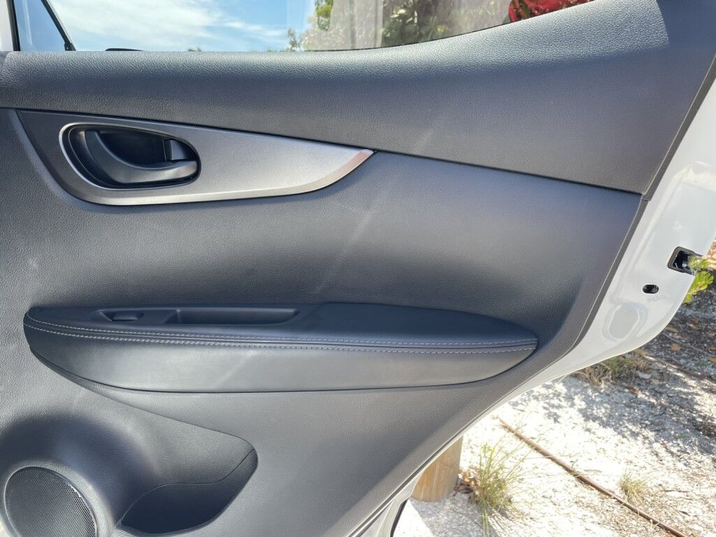 2021 Nissan Rogue SPORT S~APPLE CAR PLAY~7 TOUCH SCREEN~FORWARD COLLISION WARNING~POWER WINDOWS/MIRRORS~ONLINE FINANCE AND SHIPPING AVAILABLE!!! Sarasota FL