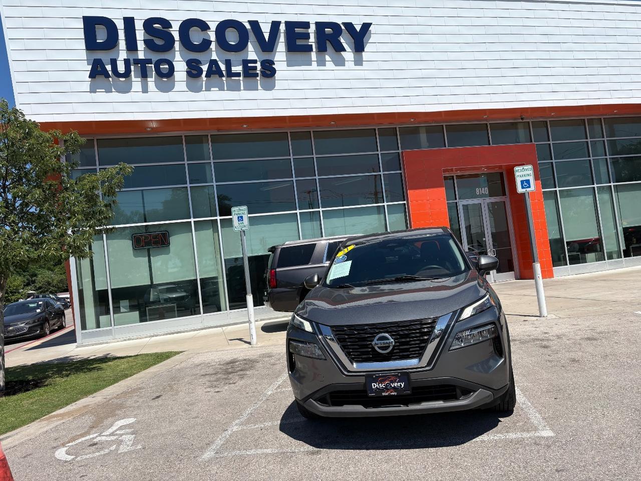 2021 Nissan Rogue SV FWD's photo