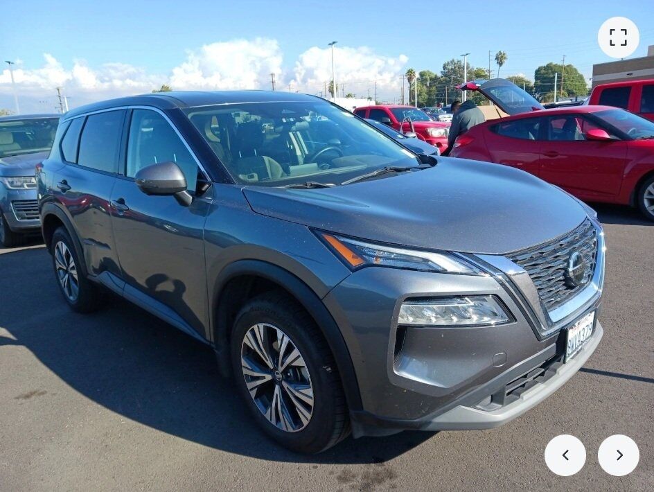 2021 Nissan Rogue SV photo 3