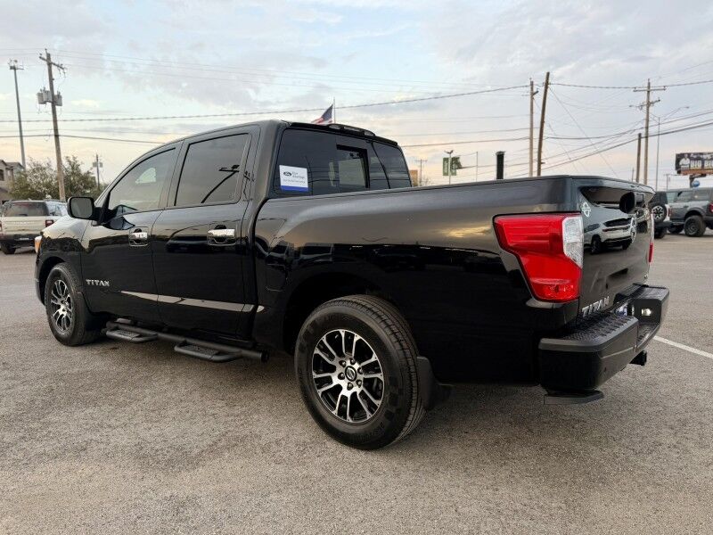 2021 Nissan Titan SV