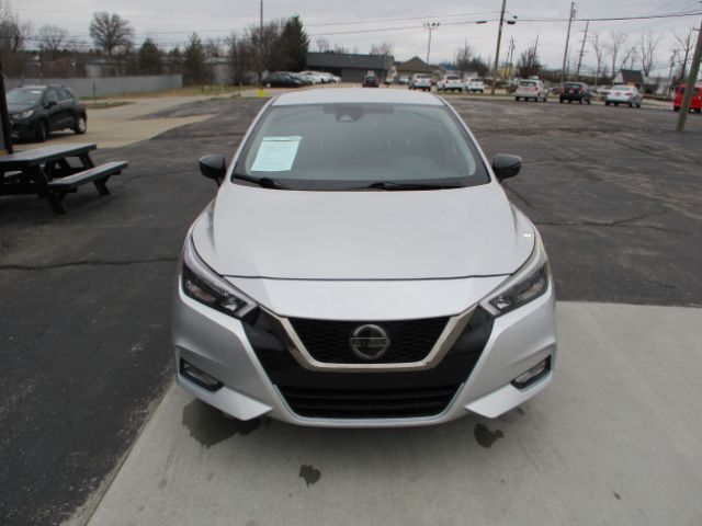 2021 Nissan Versa SR Xtronic CVT