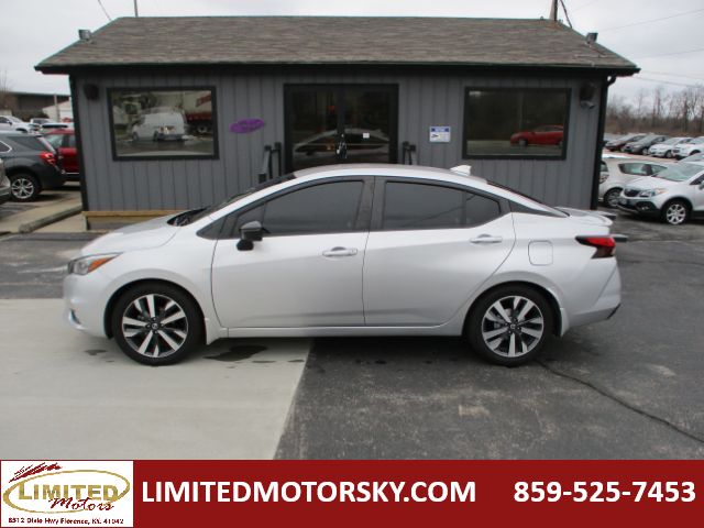 2021 Nissan Versa SR Xtronic CVT