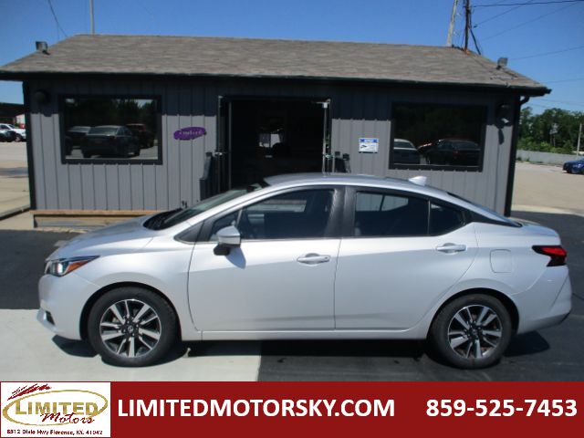 2021 Nissan Versa SV Xtronic CVT