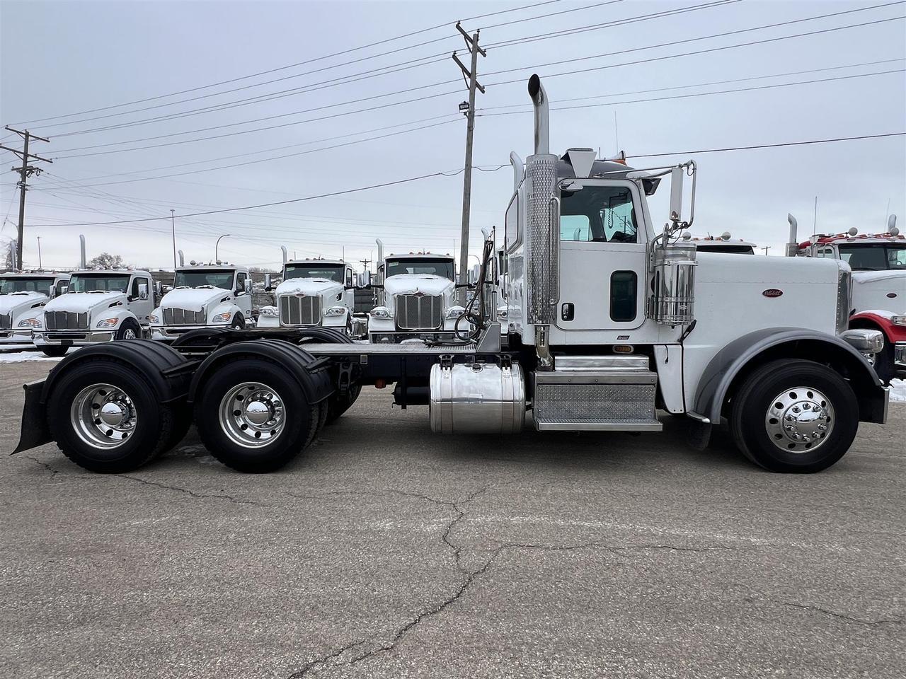 2021 Peterbilt 389 Eau Claire WI