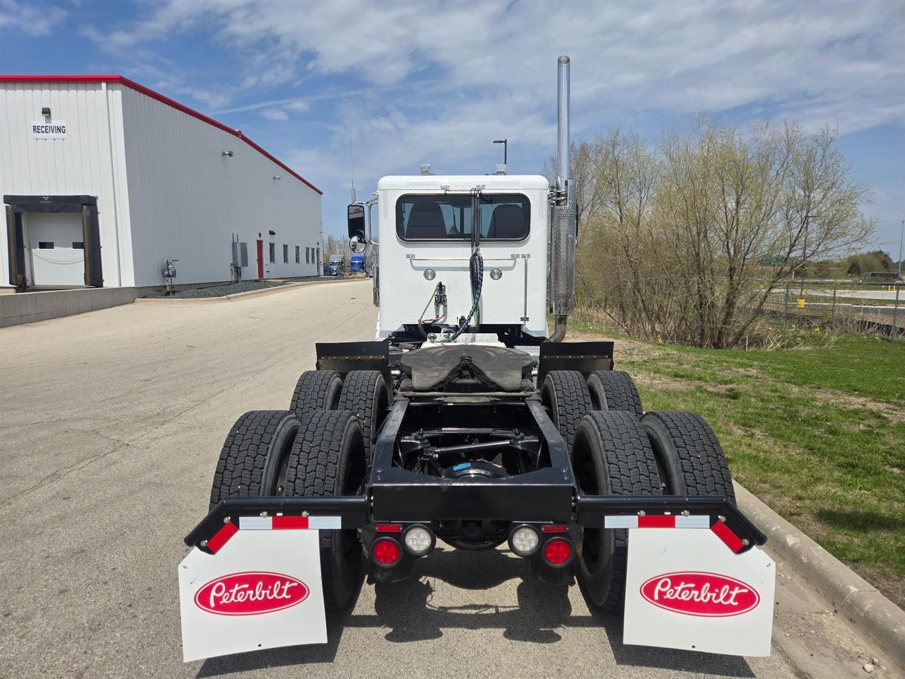 2021 Peterbilt 389 Eau Claire WI