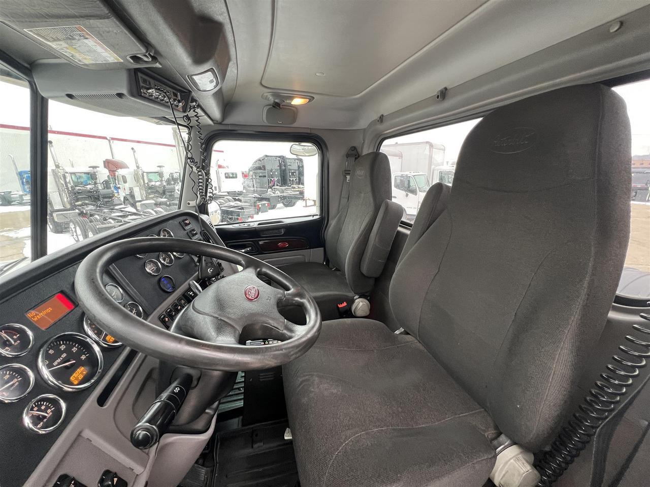 2021 Peterbilt 389 Rochester MN