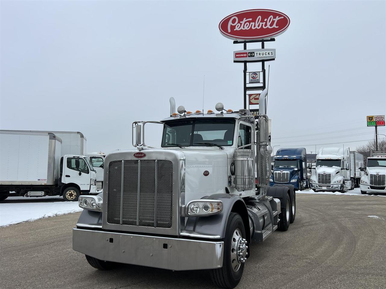 2021 Peterbilt 389