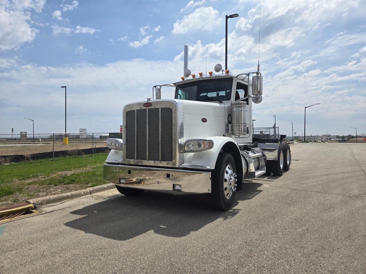 2021 Peterbilt 389 Non-Sleeper