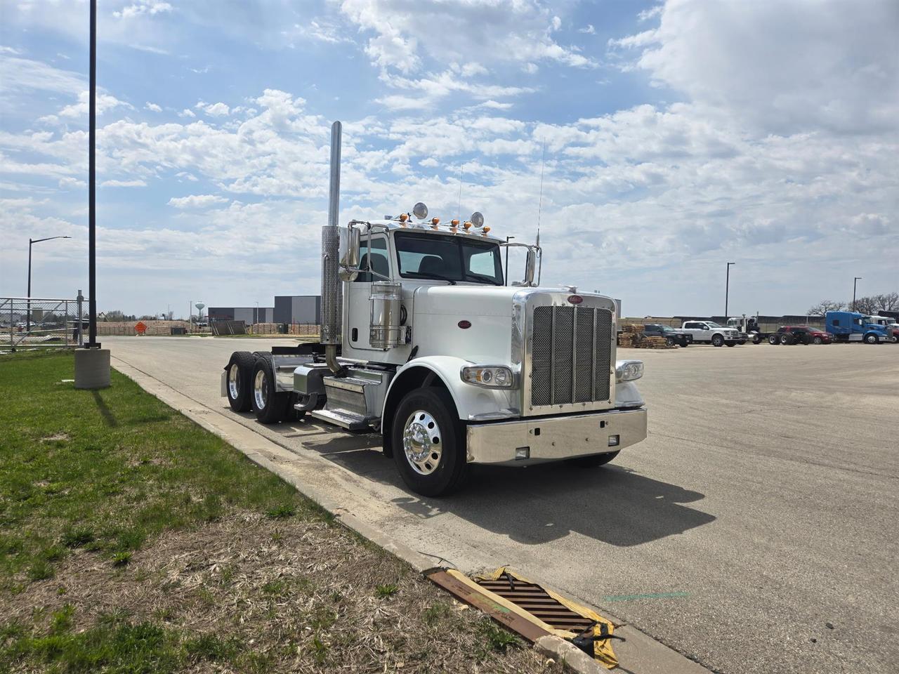 2021 Peterbilt 389 Non-Sleeper