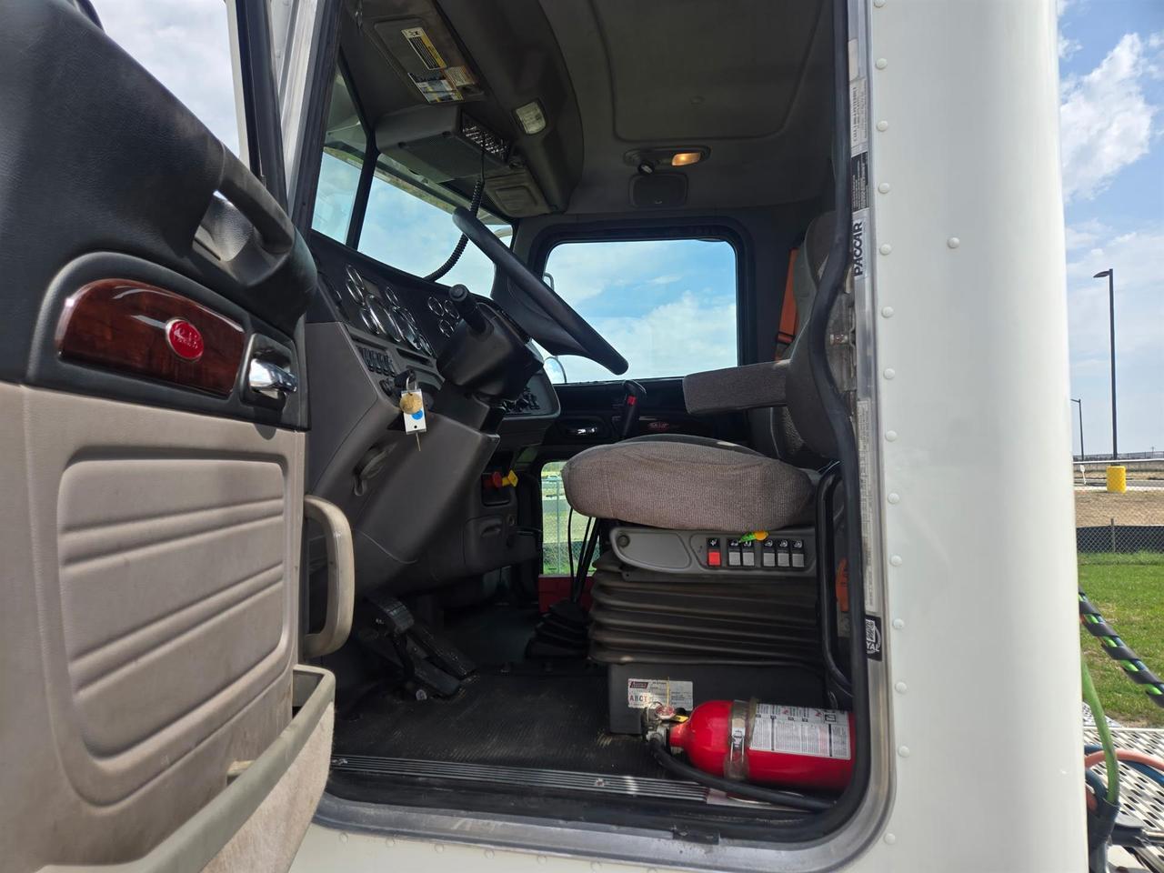 2021 Peterbilt 389 Rochester MN