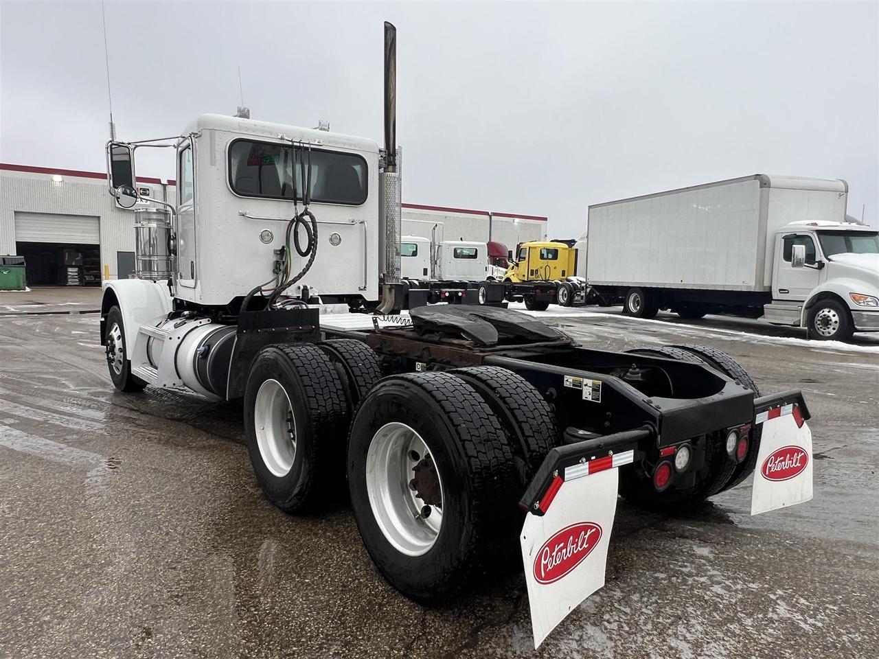 2021 Peterbilt 389 Rochester MN