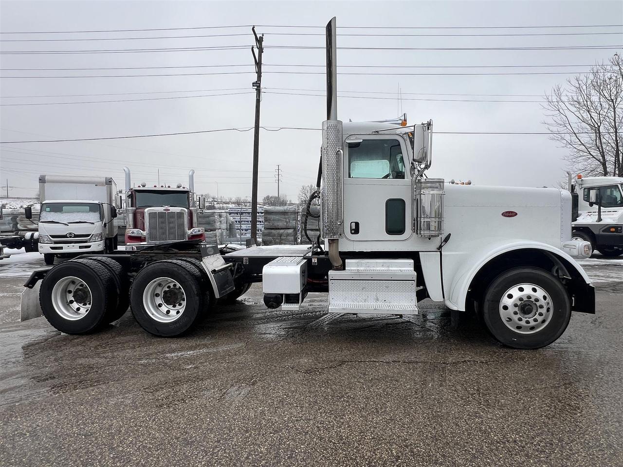 2021 Peterbilt 389 Rochester MN