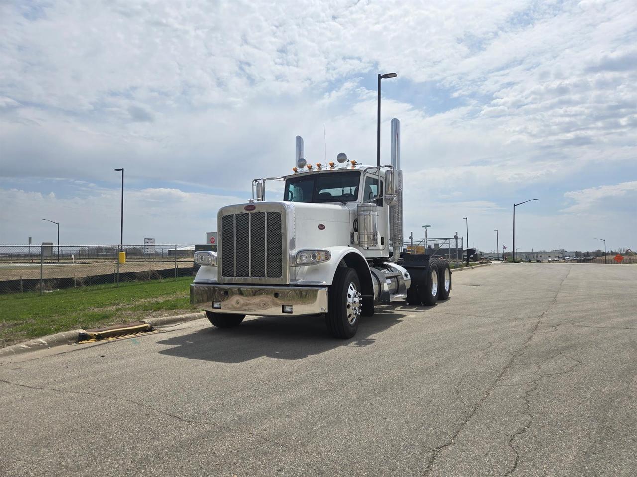 2021 Peterbilt 389 Non-Sleeper