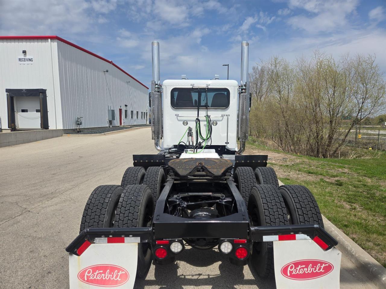 2021 Peterbilt 389 Rochester MN