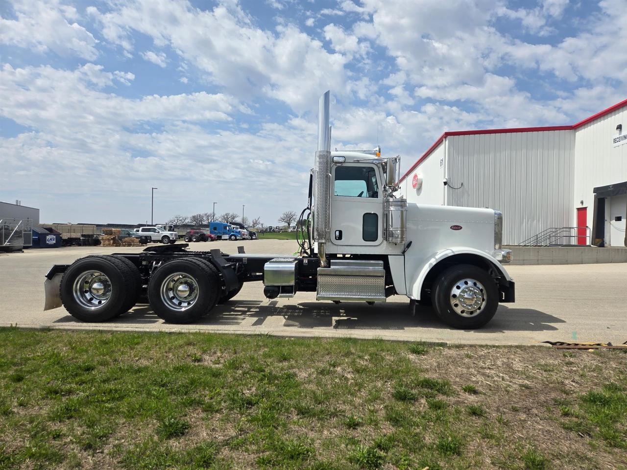 2021 Peterbilt 389 Rochester MN