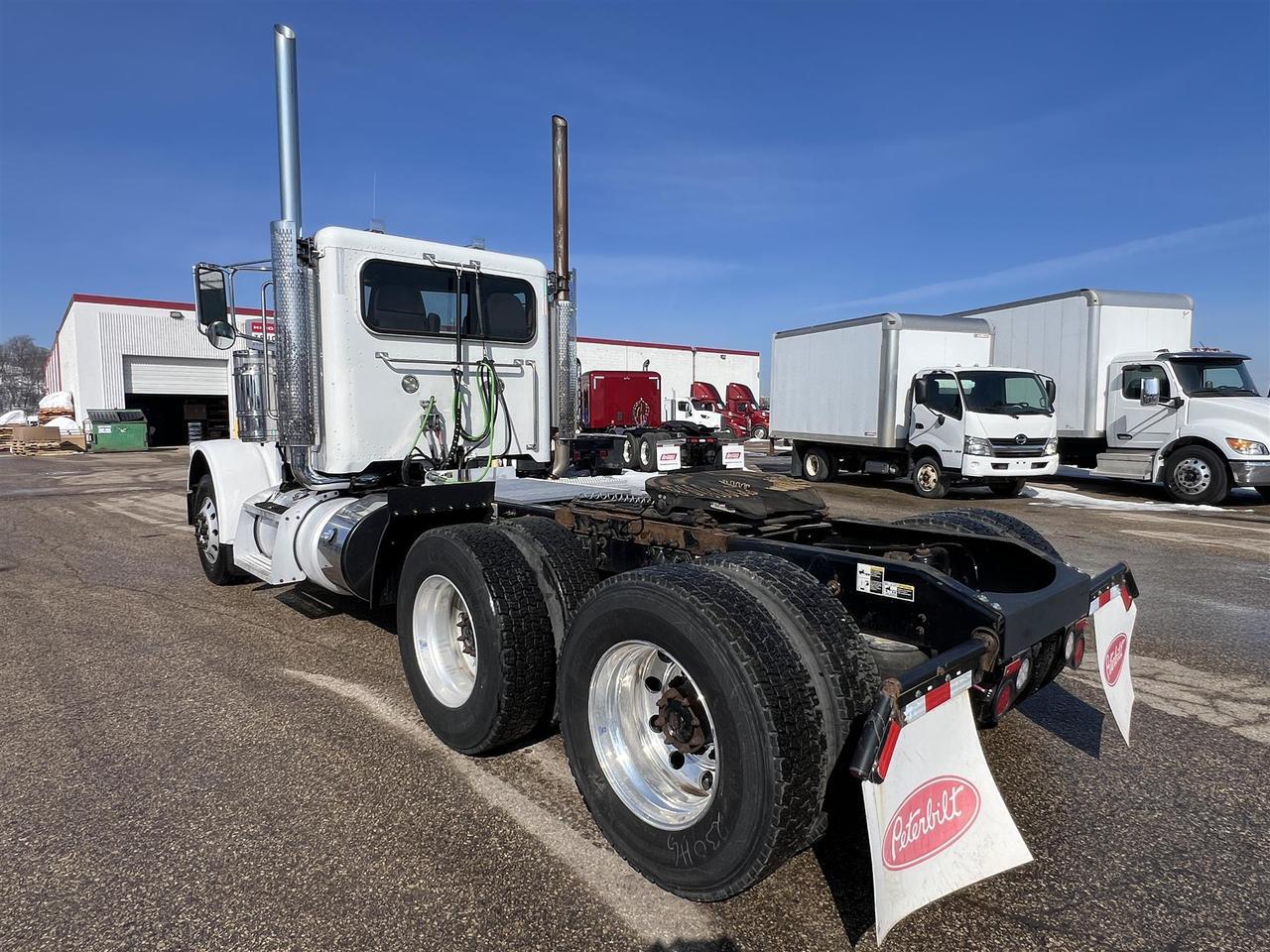 2021 Peterbilt 389 Rochester MN