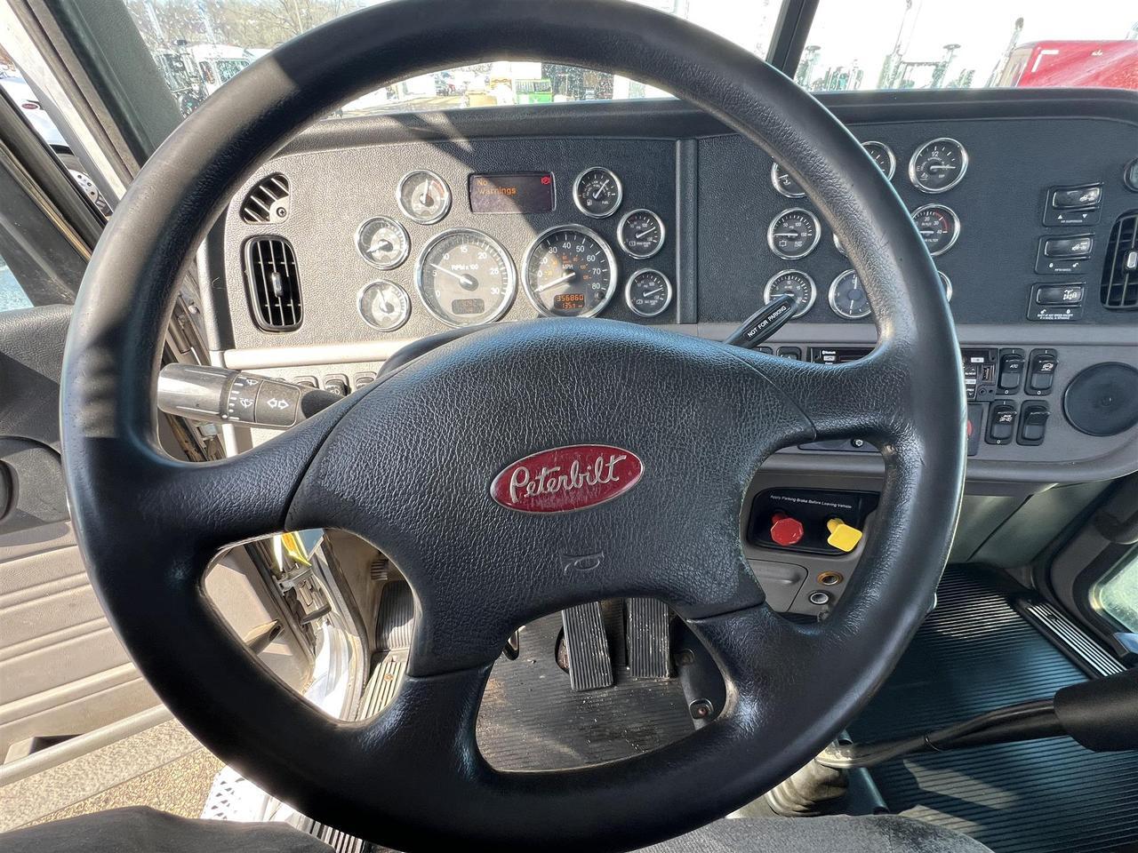 2021 Peterbilt 389 Rochester MN