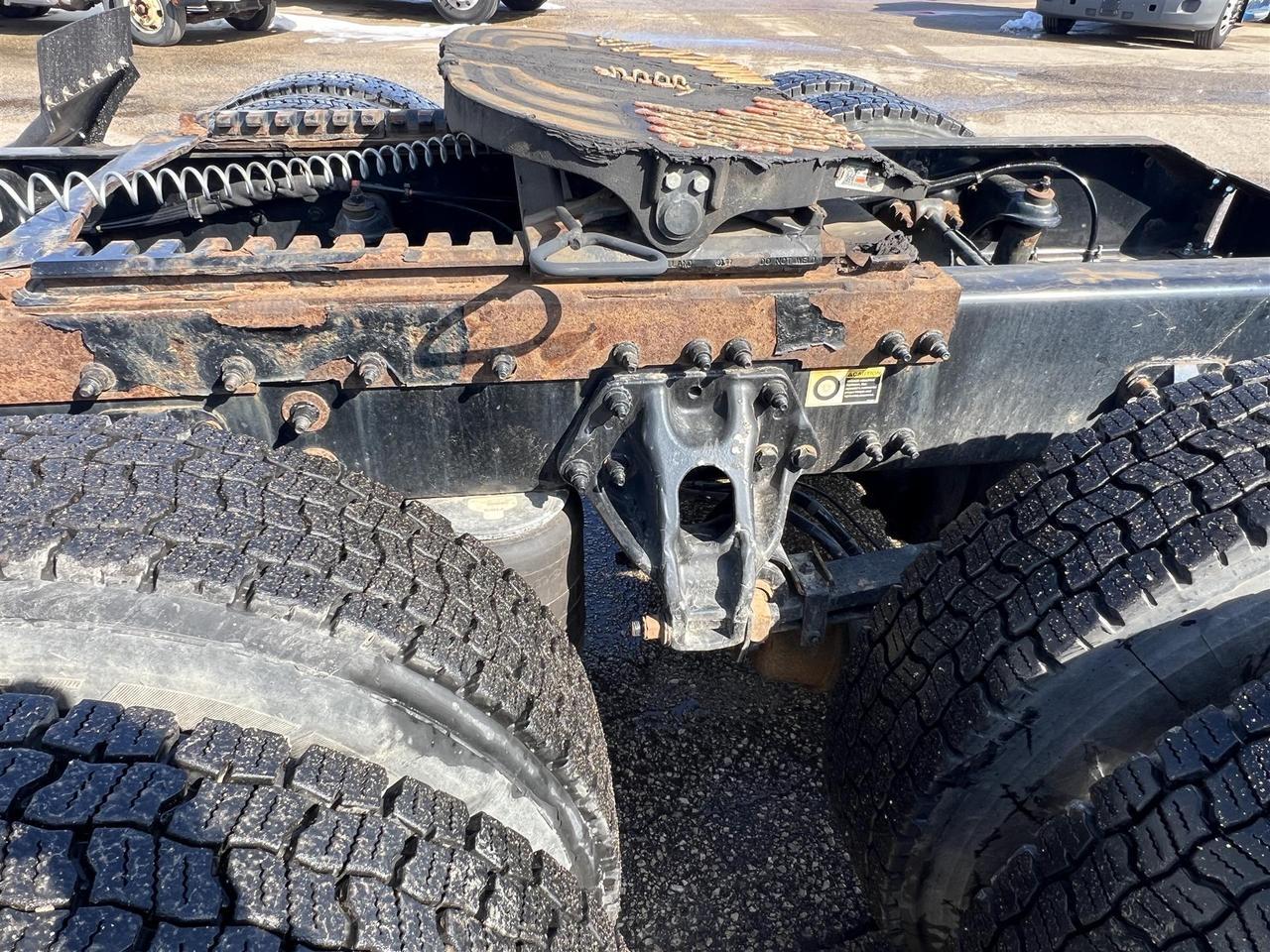 2021 Peterbilt 389 Rochester MN