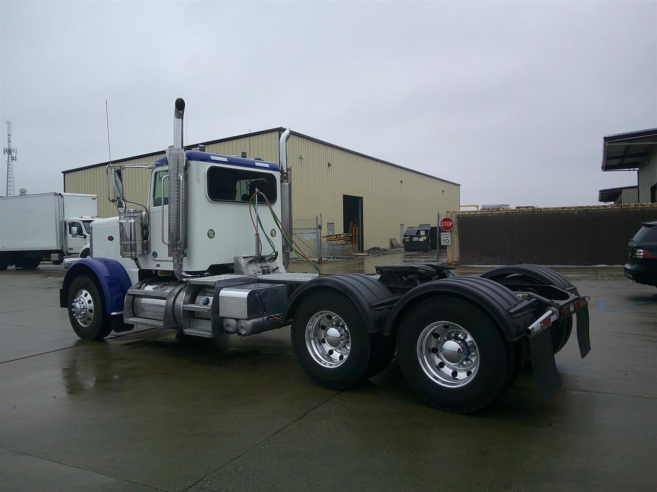 2021 Peterbilt 389 - image 5