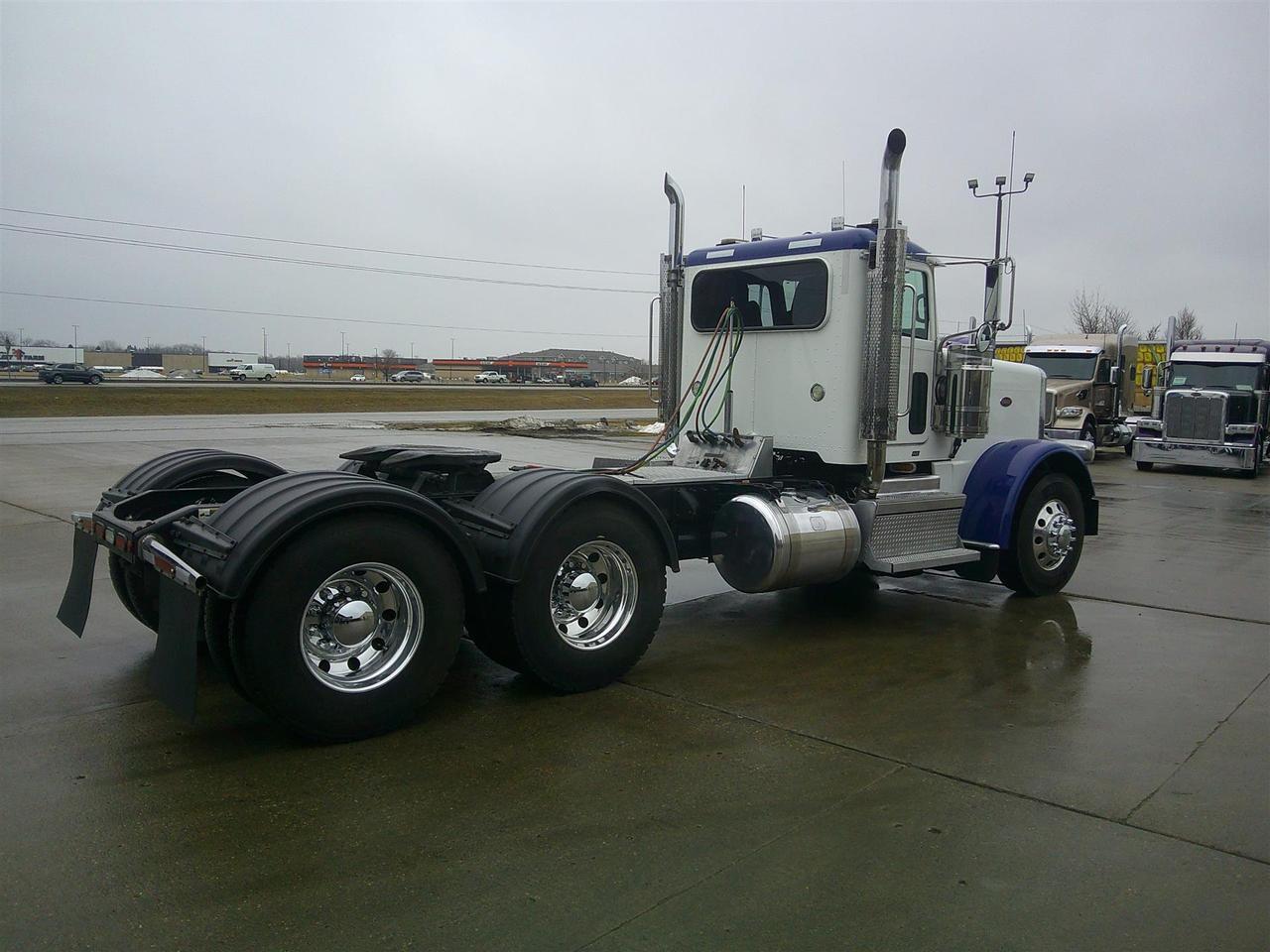 2021 Peterbilt 389 - image 7