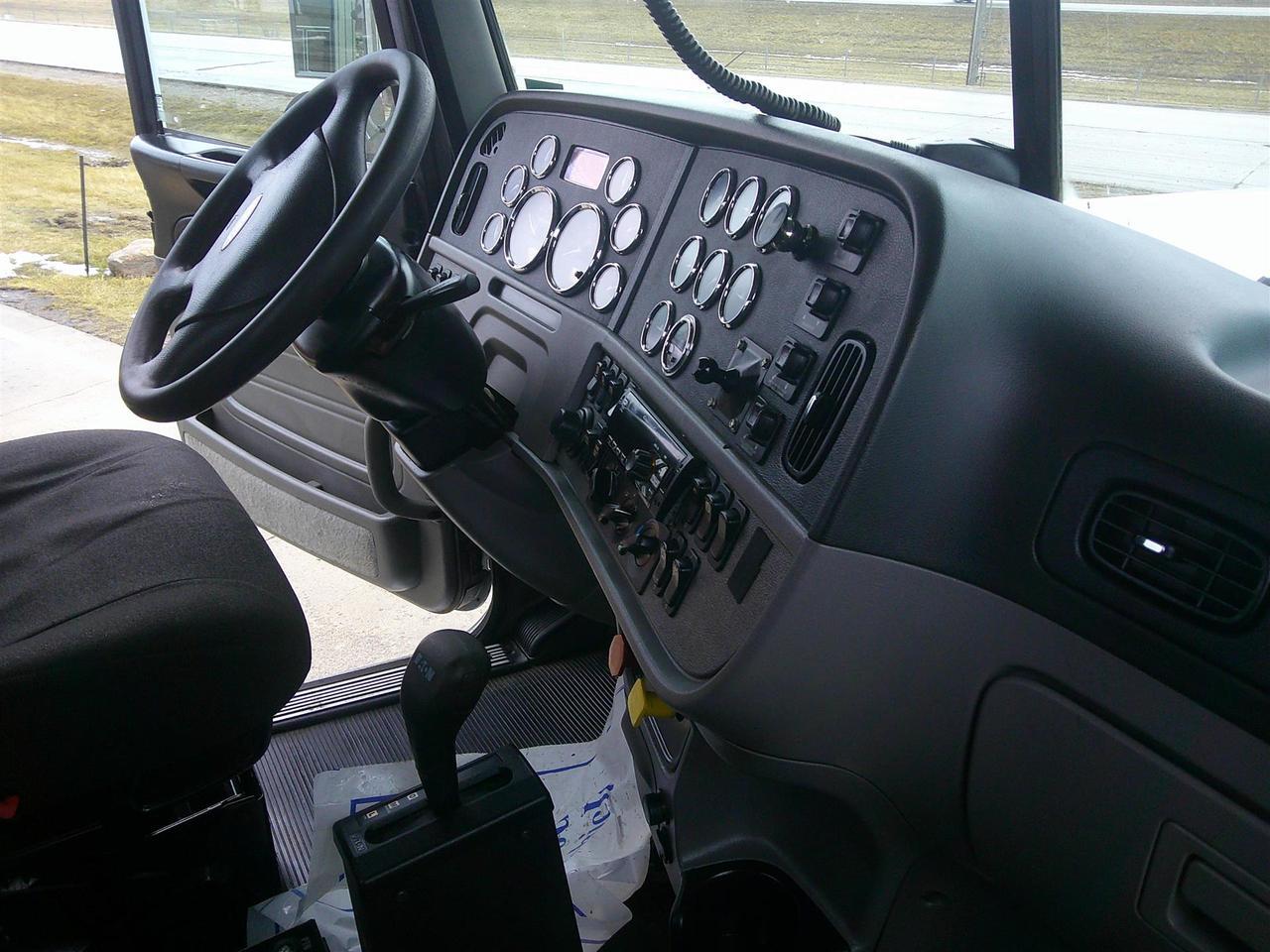 2021 Peterbilt 389 - image 10