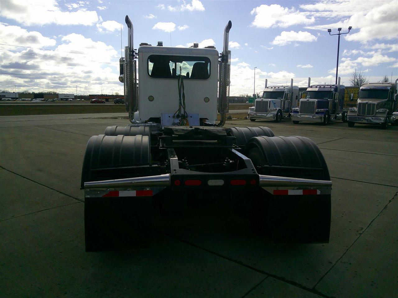 2021 Peterbilt 389 - image 6