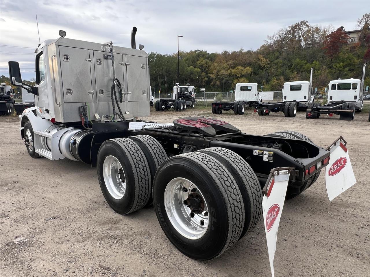 2021 Peterbilt 567 Rochester MN