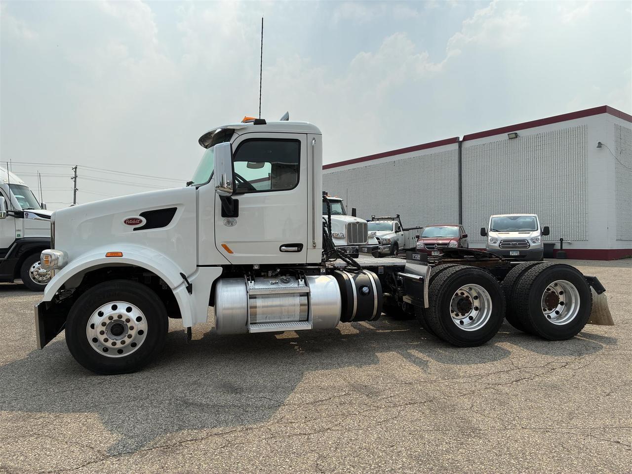 2021 Peterbilt 567 Non-Sleeper