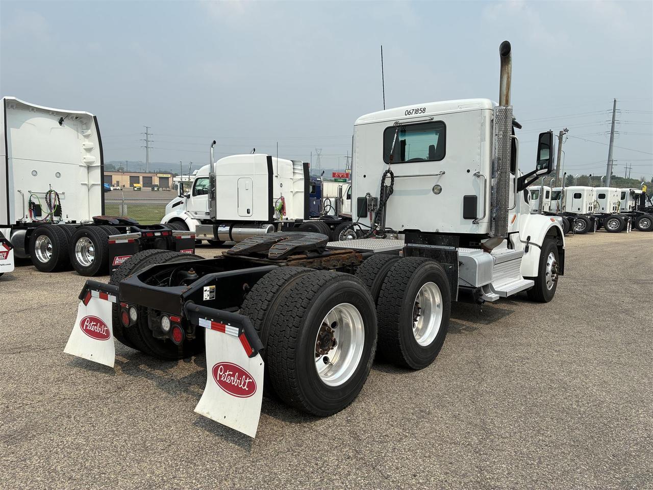 2021 Peterbilt 567 in South St. Paul, MN — photo 4