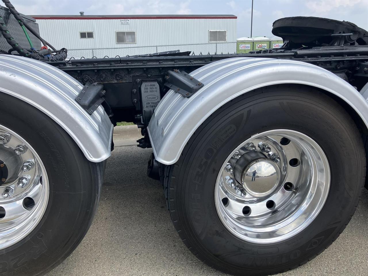 2021 Peterbilt 567 80&quot; Rochester MN